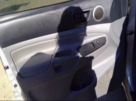 2013 TOYOTA TACOMA SILVER EXTD CAB 2.7L AT 2WD.  Z24864